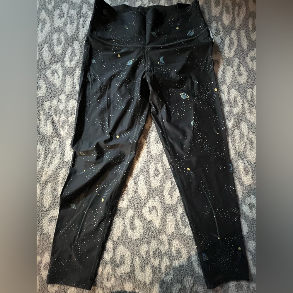 Brand New Victoria Secret Leggings Size Large